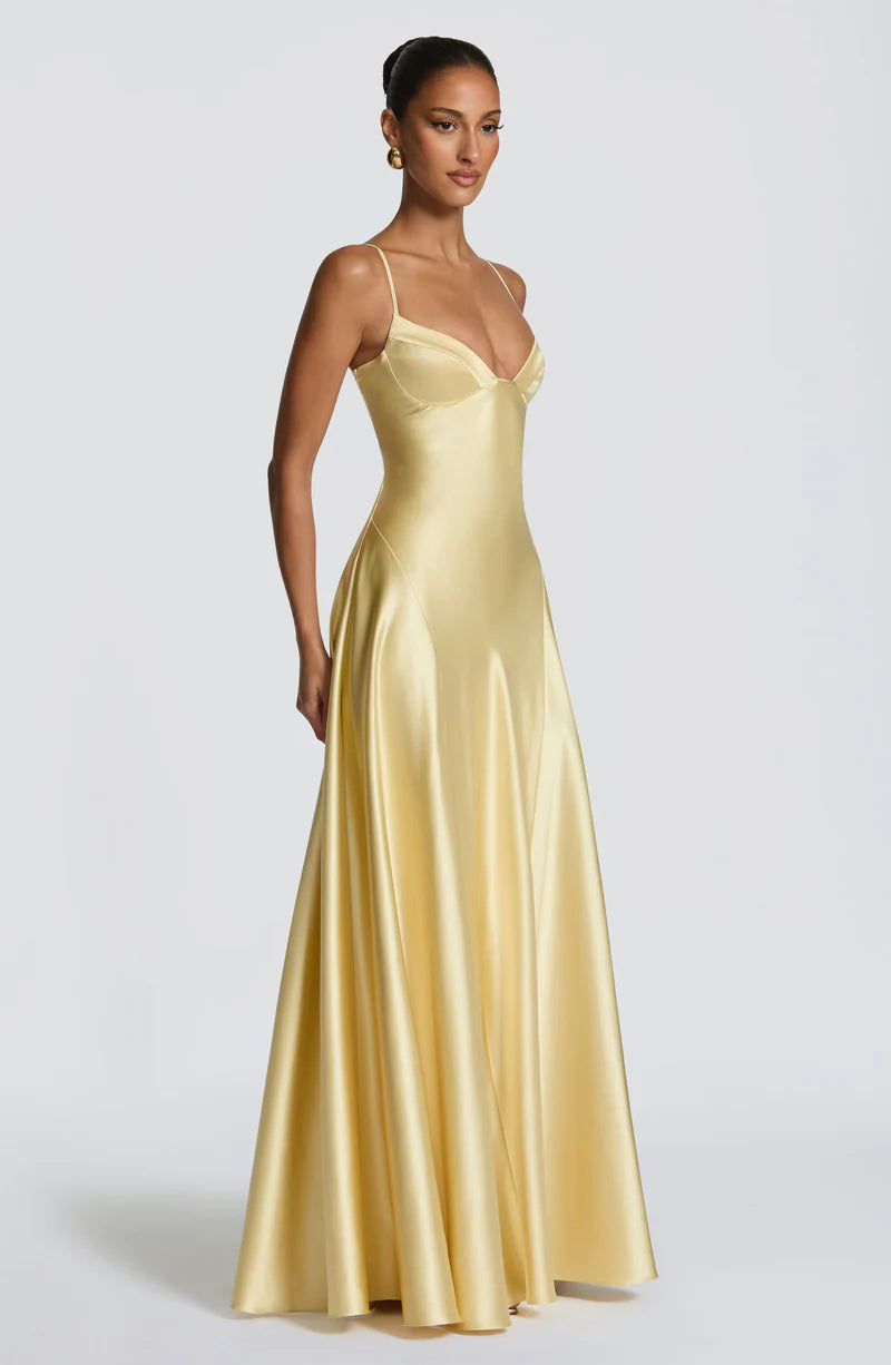 Isabelle Robe Longue en Jaune Beurre